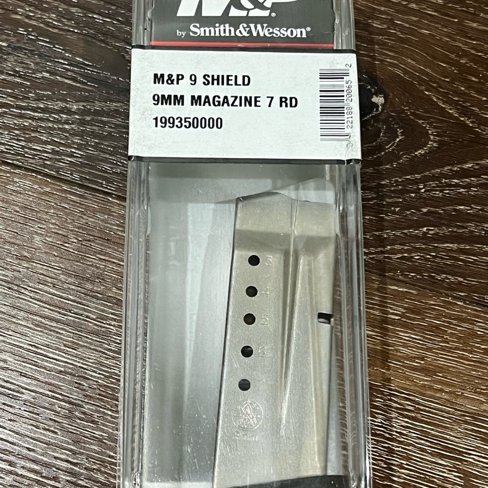 NWT M&P by smith and wesson 9 shield 4 total - Picture 5 of 8